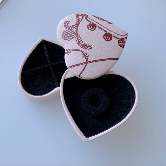 Pandora Leather Heart Shaped Tiered Swivel Bracelet & Charms Jewelry Box - Picture 8 of 12